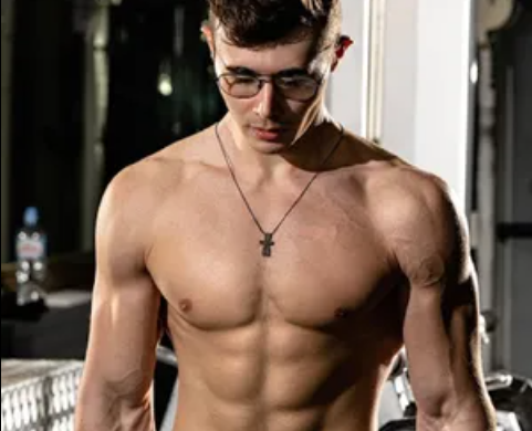 Maxim Bitarov: Akimbo 69
